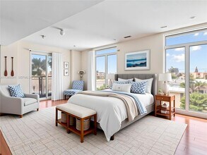 7600 Collins Ave in Miami Beach, FL - Building Photo - Building Photo