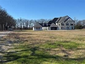 165 Circle Dr in Combine, TX - Building Photo