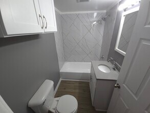 10906 N Woodstock St, Unit B in Huntley, IL - Building Photo - Building Photo