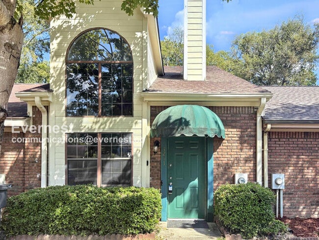 property at 1251 Magnolia Pl