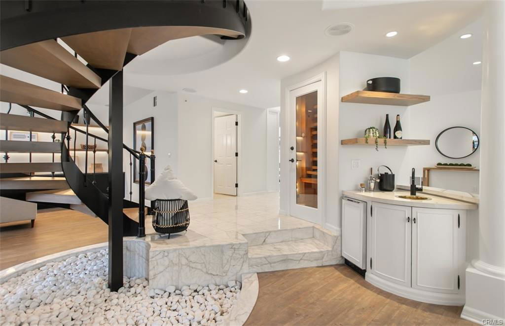 16201 Santa Barbara Ln in Huntington Beach, CA - Building Photo
