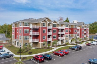 The Thomas Apartments in Somersworth, NH - Building Photo