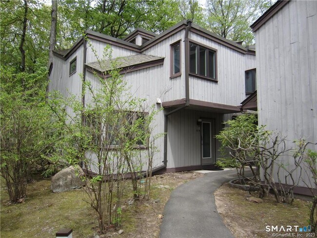 8 Staunton Ct in Farmington, CT - Building Photo - Building Photo