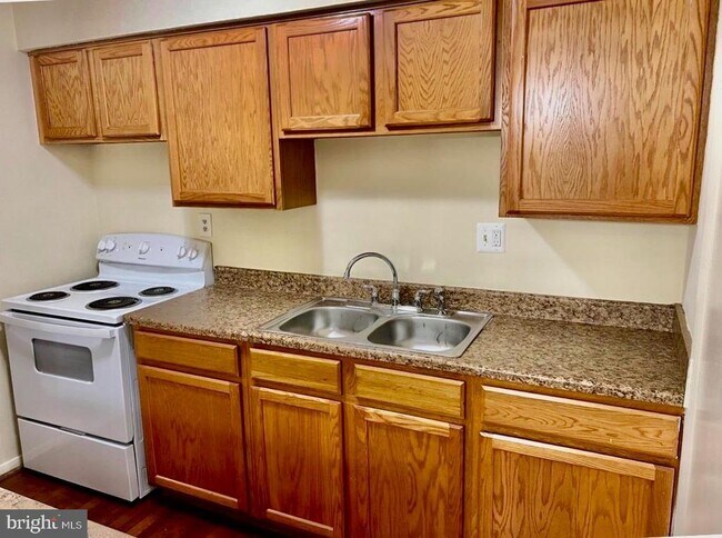 14667 Endsley Turn in Woodbridge, VA - Building Photo - Building Photo