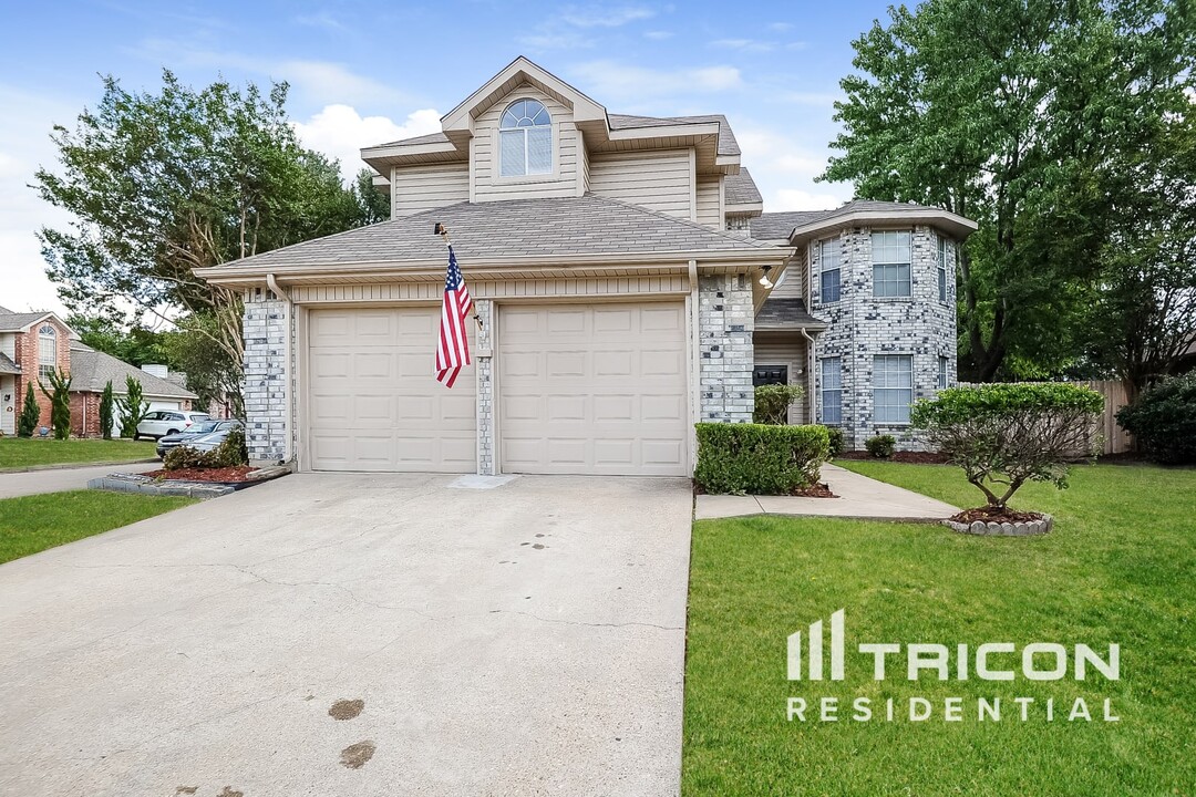 3301 Plantation Ln in Fort Worth, TX - Building Photo