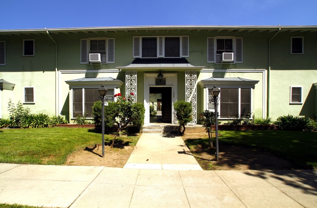 706 Brent Ave in South Pasadena, CA - Building Photo