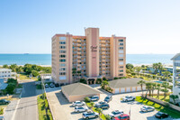 CORAL SEAS CONDOMINIUM in Cocoa Beach, FL - Foto de edificio - Building Photo