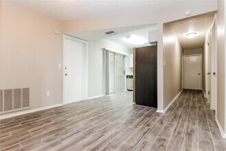 12281 Eldon Dr in Largo, FL - Building Photo - Building Photo