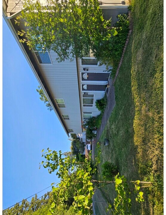 88096 6th St in Veneta, OR - Foto de edificio
