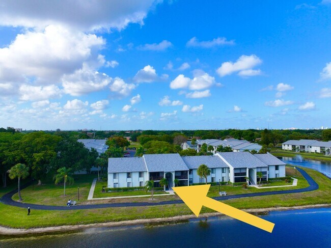 1010 Green Pine Blvd in West Palm Beach, FL - Building Photo - Building Photo