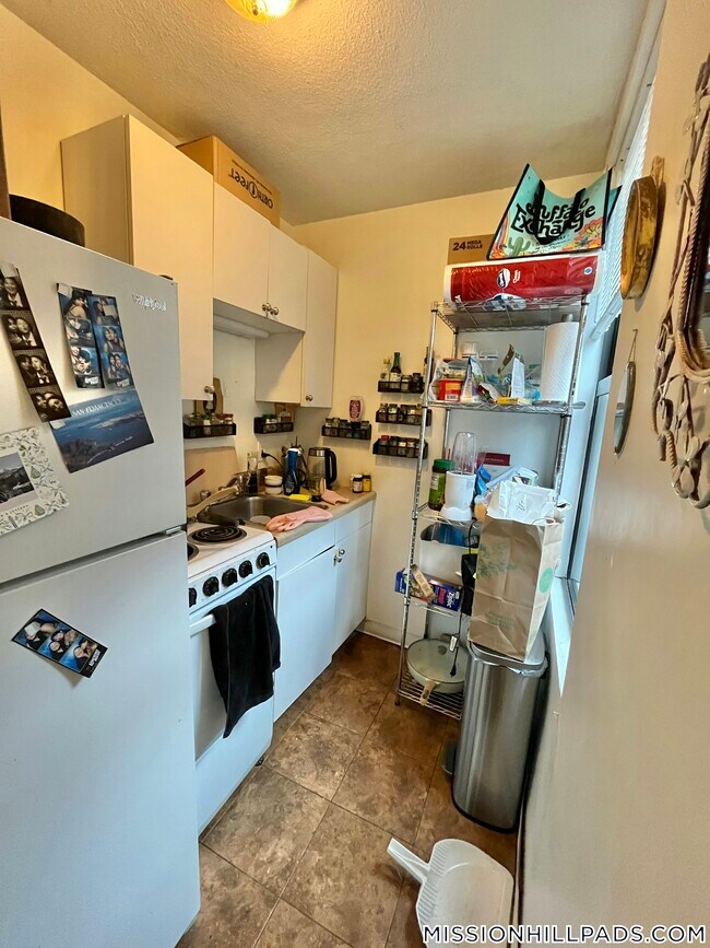 59 S Huntington Ave, Unit 4