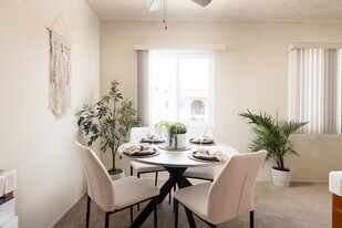 4760 Conrad Ave in San Diego, CA - Building Photo