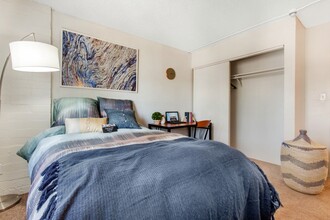 Campus Crossings on 8th Street in Tucson, AZ - Foto de edificio - Building Photo