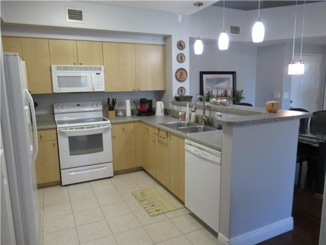 8020 N Nob Hill Rd-Unit -30C in Tamarac, FL - Building Photo - Building Photo