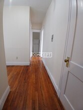 1156 Commonwealth Ave, Unit 11 in Boston, MA - Building Photo - Building Photo