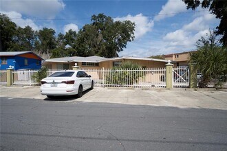 905 SW 8th Ave in Gainesville, FL - Building Photo - Building Photo