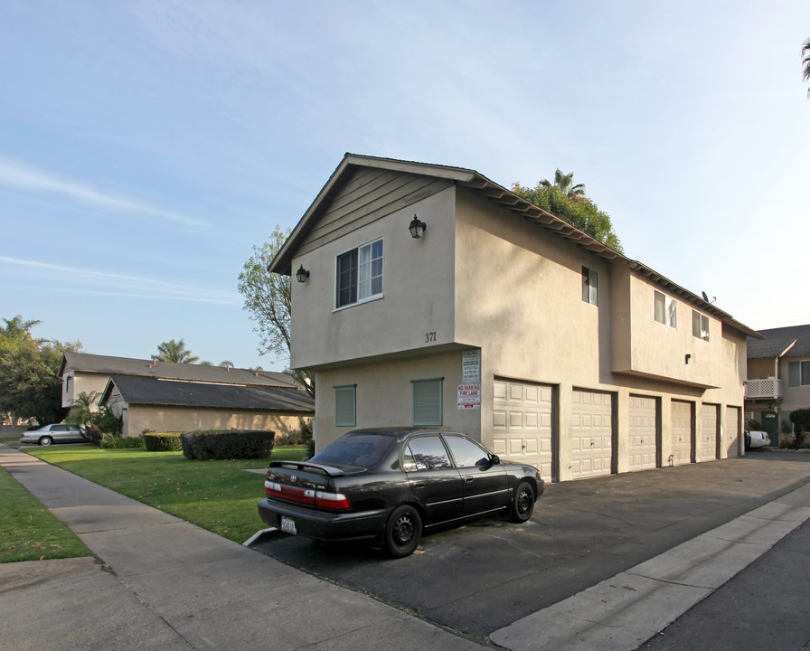 Oak Palm Patio Homes in Orange, CA - Building Photo