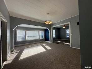 146 N State St in Springfield, IL - Building Photo - Building Photo