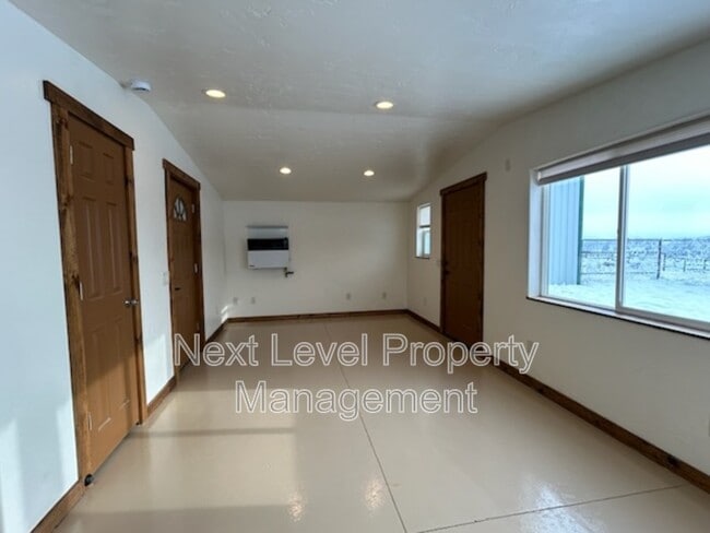 302 Batavia Ln in Kalispell, MT - Building Photo - Building Photo