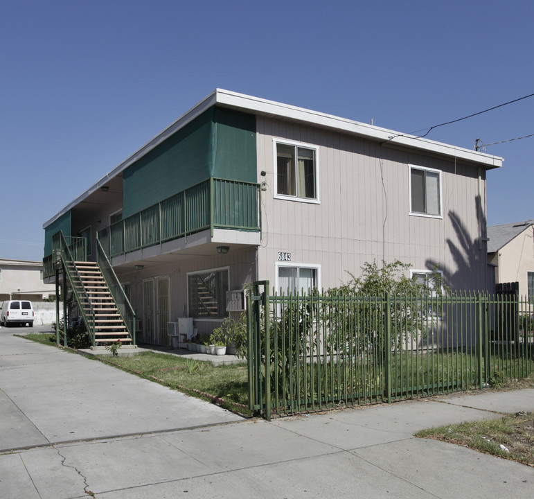 6843 BEN AV in North Hollywood, CA - Foto de edificio