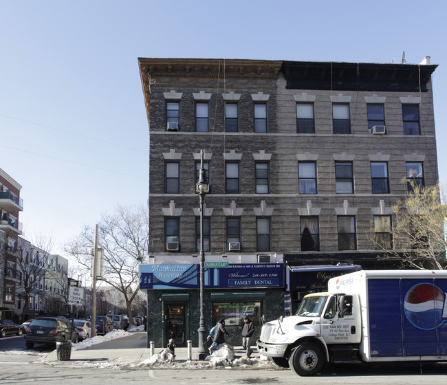 947 Manhattan Ave in Brooklyn, NY - Building Photo - Building Photo