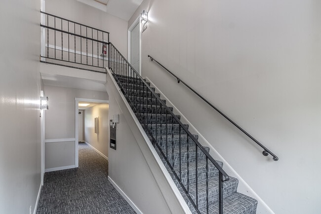 2219 Marwood Dr, Unit 3 in Mankato, MN - Building Photo - Building Photo