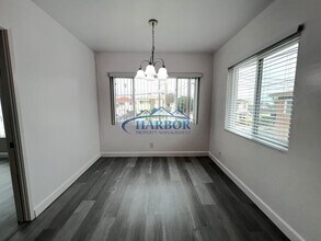 1025 W 25th St in Los Angeles, CA - Building Photo - Building Photo