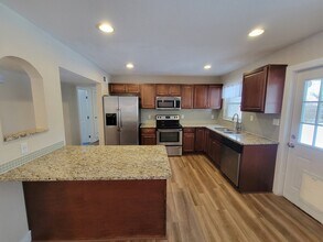 1170 Racine Street, Unit Whole House in Aurora, CO - Building Photo - Building Photo