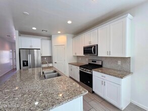 4214 S 68th Ln in Phoenix, AZ - Building Photo - Building Photo