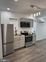 214 W 8th St in Chester, PA - Building Photo