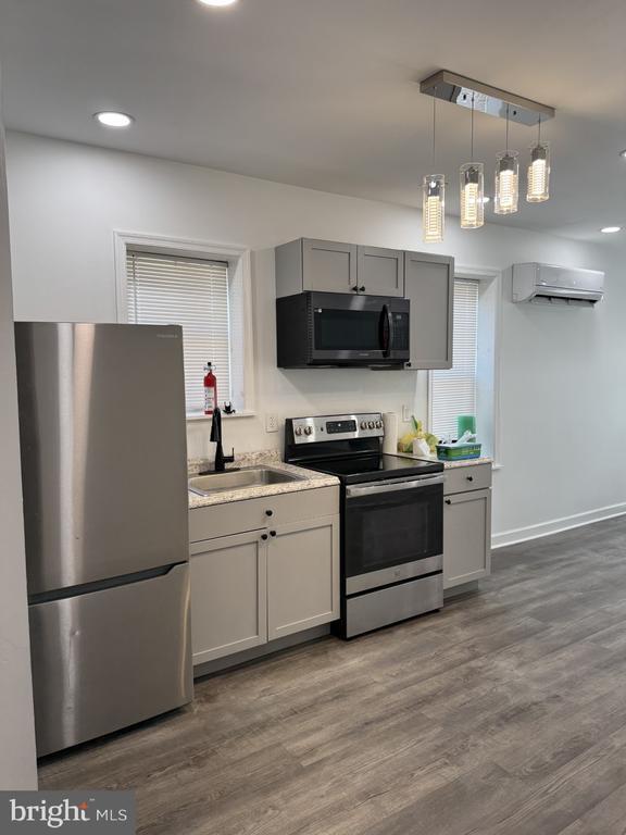 property at 214 W 8th St