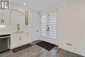 66 Hanbury Cres in Brampton, ON - Building Photo - Building Photo