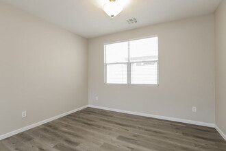 9278 Sterling Hill Ave in Las Vegas, NV - Building Photo - Building Photo