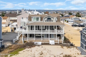 15 E Tuna Way in Lavallette, NJ - Building Photo - Building Photo