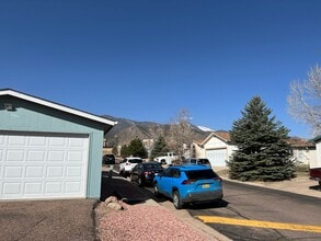 2515 Wheaton Dr in Colorado Springs, CO - Building Photo - Building Photo