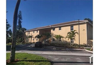 701 SW 10th Dr in Pompano Beach, FL - Building Photo - Building Photo