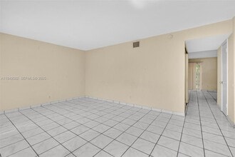 3750 SW 60th Terrace in Davie, FL - Building Photo - Building Photo