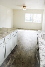 1624 Sealy Ave in Galveston, TX - Building Photo - Building Photo