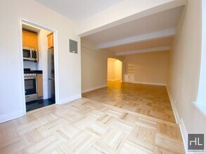 EAST 56 STREET in New York, NY - Building Photo - Building Photo