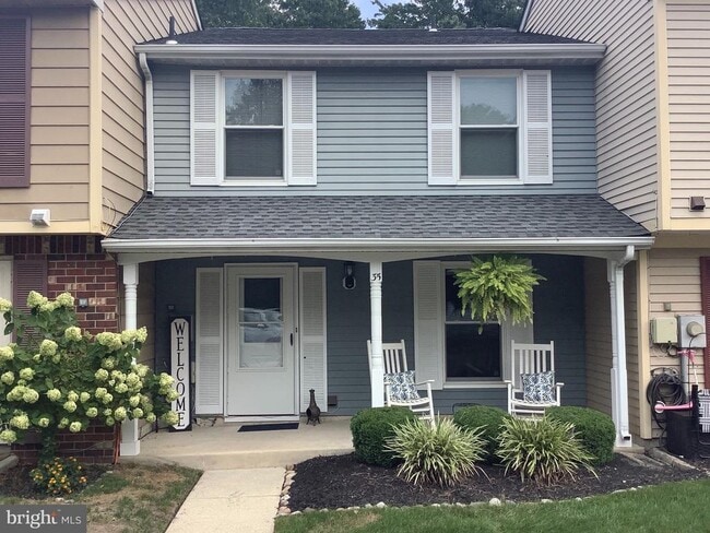 property at 35 Waterview Ct