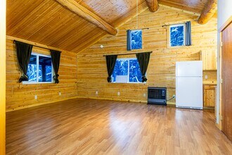 1428 Kirk Cir in Fairbanks, AK - Building Photo - Building Photo