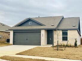 2048 Stable Ln in Aubrey, TX - Building Photo