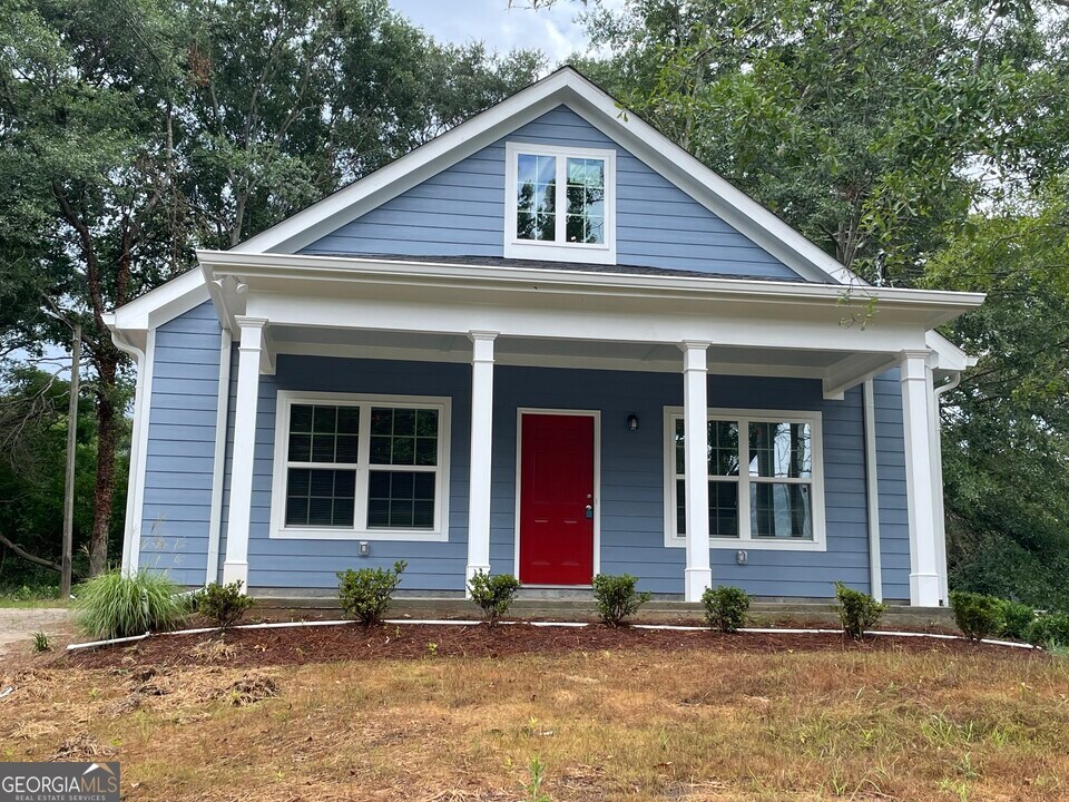 66 Glenn St in Newnan, GA - Building Photo