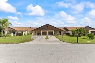 8495 Lakepoint Ct in Wellington, FL - Building Photo