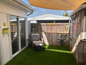 46E 12th Ave, Unit Studio for 1 person only in Stock Island, FL - Foto de edificio - Building Photo