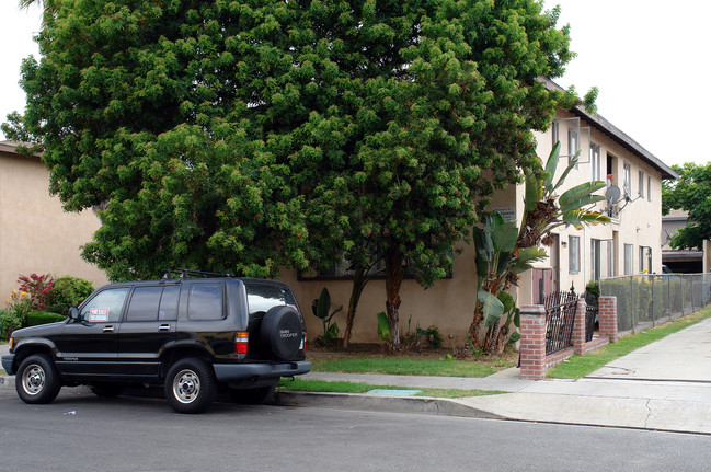 11852 Eucalyptus Ave in Hawthorne, CA - Building Photo - Building Photo