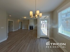 3993 NW Currawong Ct in Camas, WA - Building Photo - Building Photo