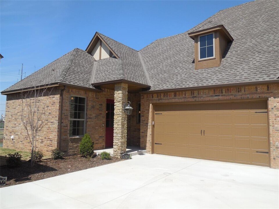 3328 Enclave Ln in Norman, OK - Building Photo