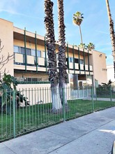 11940 Burbank Blvd in Valley Village, CA - Building Photo - Other