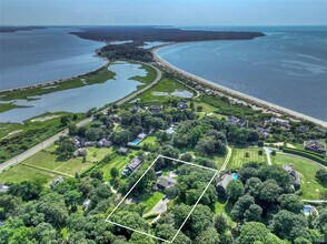 495 Maple Ln in Orient, NY - Building Photo - Building Photo